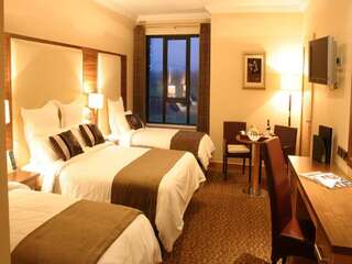 Отель Amber Springs Hotel Гори Стандартный семейный номер (для 2 взрослых и 2 детей)-3