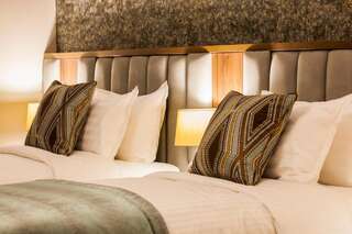 Отель Amber Springs Hotel Гори Семейный люкс (для 2 взрослых и 2 детей)-1