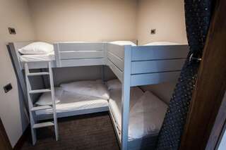 Отель Amber Springs Hotel Гори Семейный люкс (для 2 взрослых и 2 детей)-4